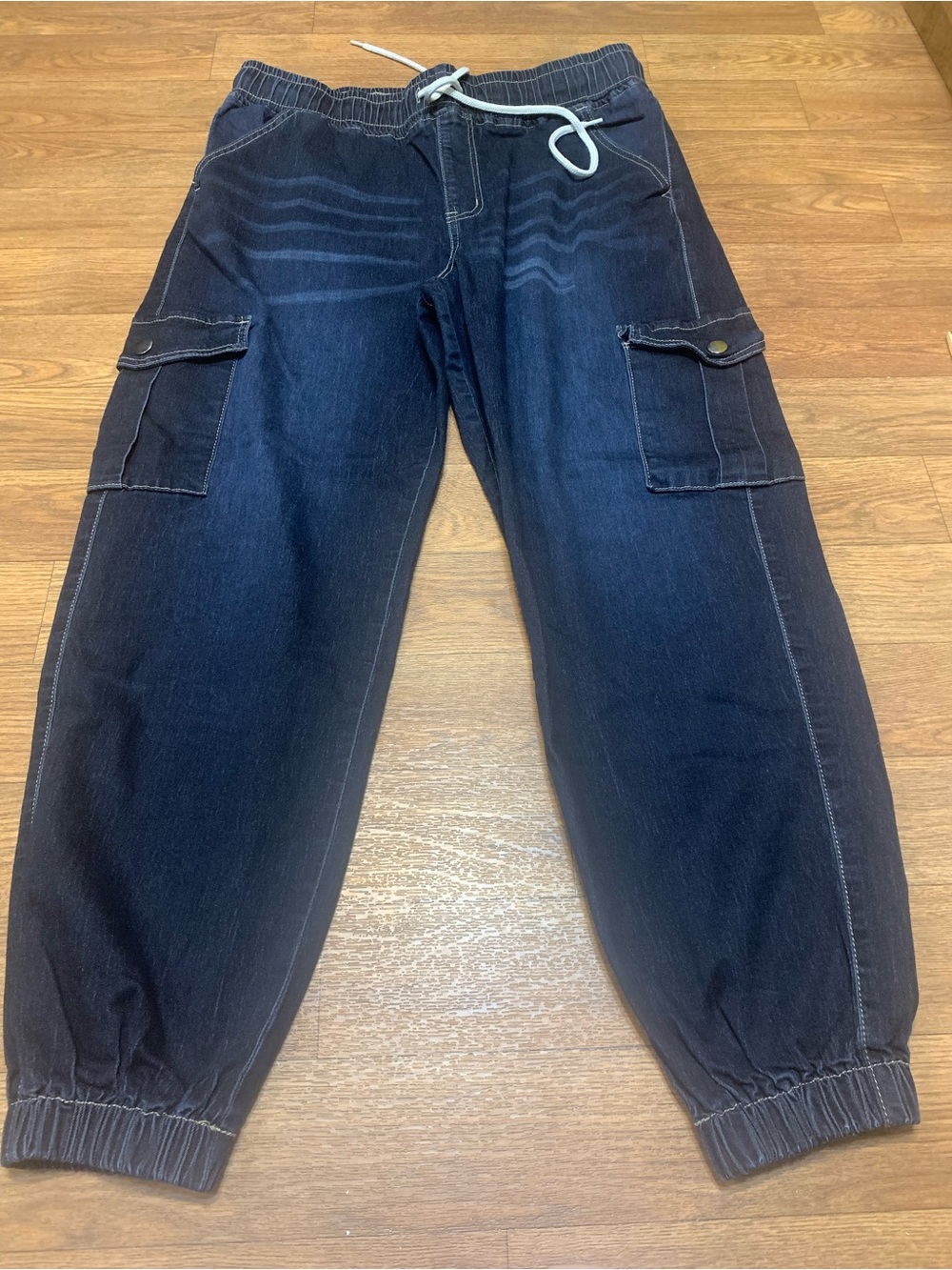 Women’s Dark Blue Cargo Jogger Jeans
Size 15